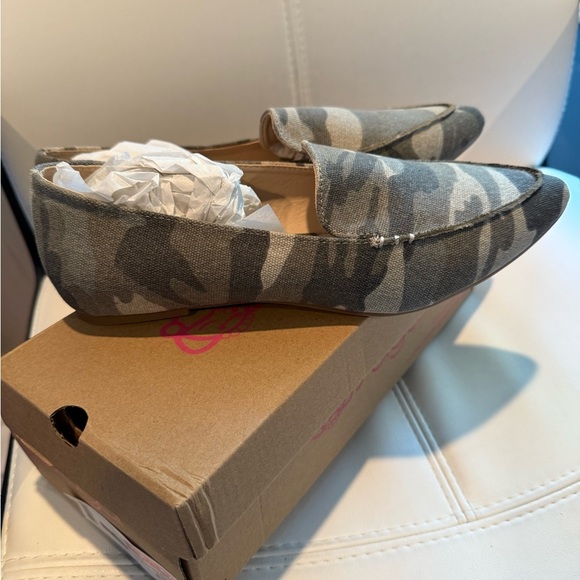 Sugar Amore Canvas Camouflage Loafers 8.5 New - Picture 5 of 7